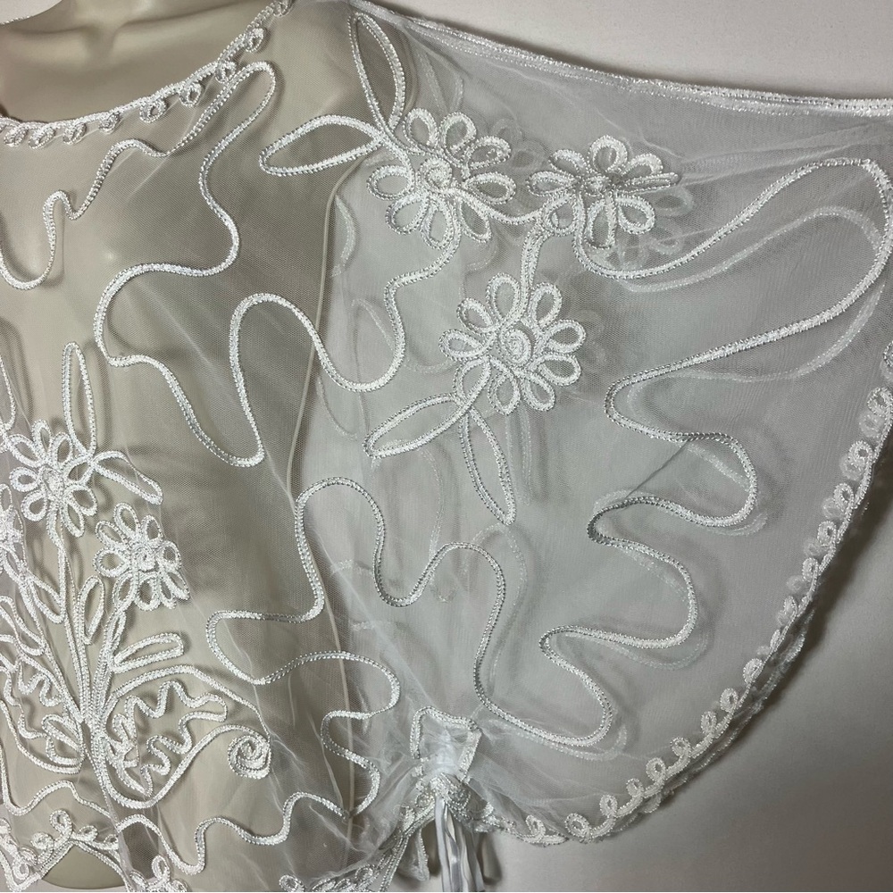 Embroidered Sheer White Floral Tunic Top - Picture 3 of 12